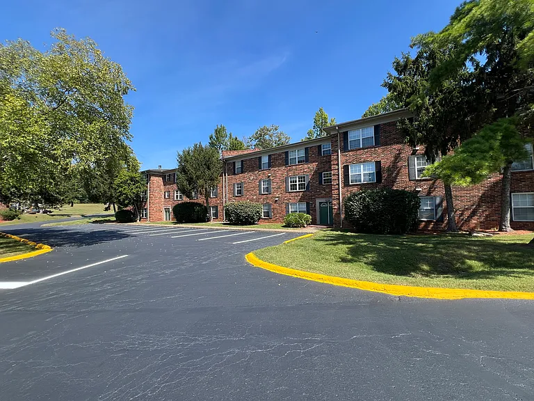 Countrybrook Apartments — Photo 12