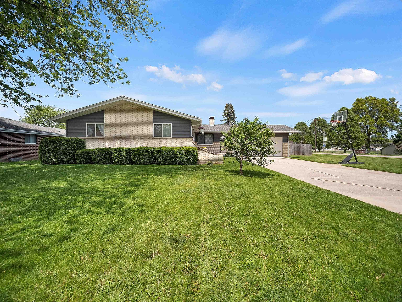 1243 Park Ave, New Haven, IN 46774 Zillow