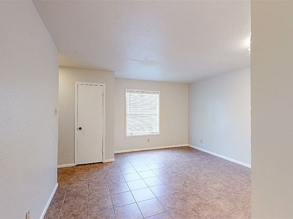 5th image of 1326 Airline Dr
