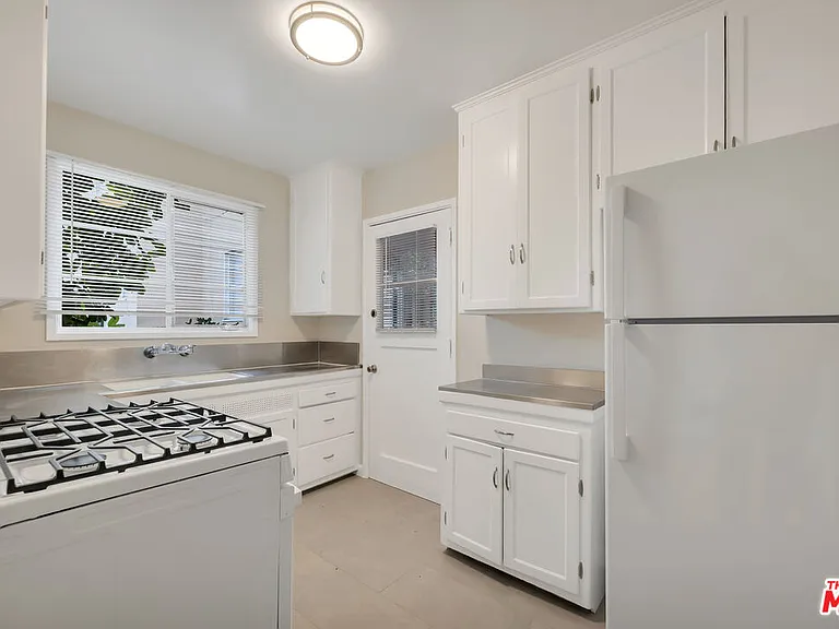 4086 Abourne Rd #A — Photo 28