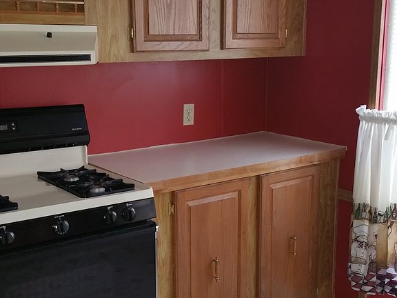 5th image of 75 Robinson Dr