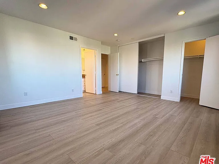 870 Figueroa Ter #1 — Photo 17