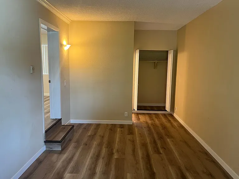 2228 Manchester Ave — Photo 7