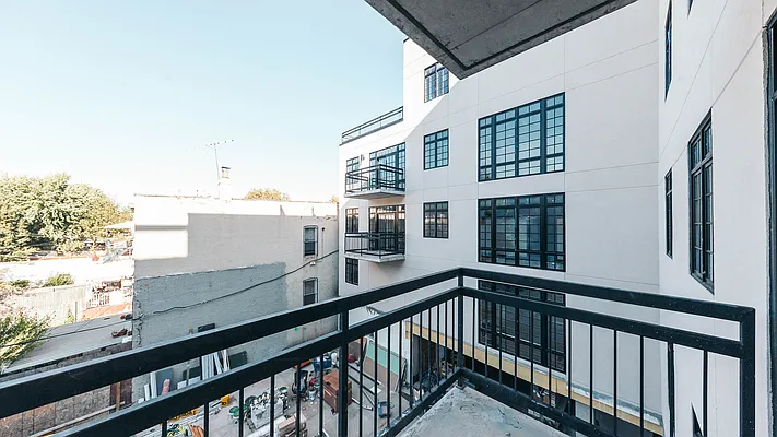 Rented by Nooklyn NYC LLC | media 48