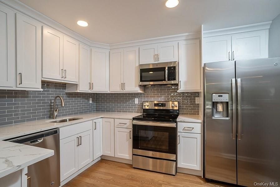 1st image of 643 Sierra Vista Ln