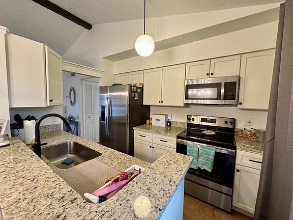 4th image of 211 W Panama Rd