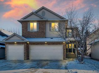 134 W Crystal Green Dr, Okotoks, AB T1S0C7