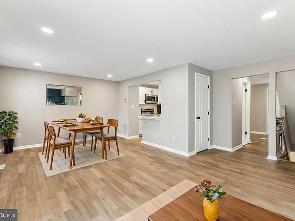 5th image of 7403 Foxleigh Way
