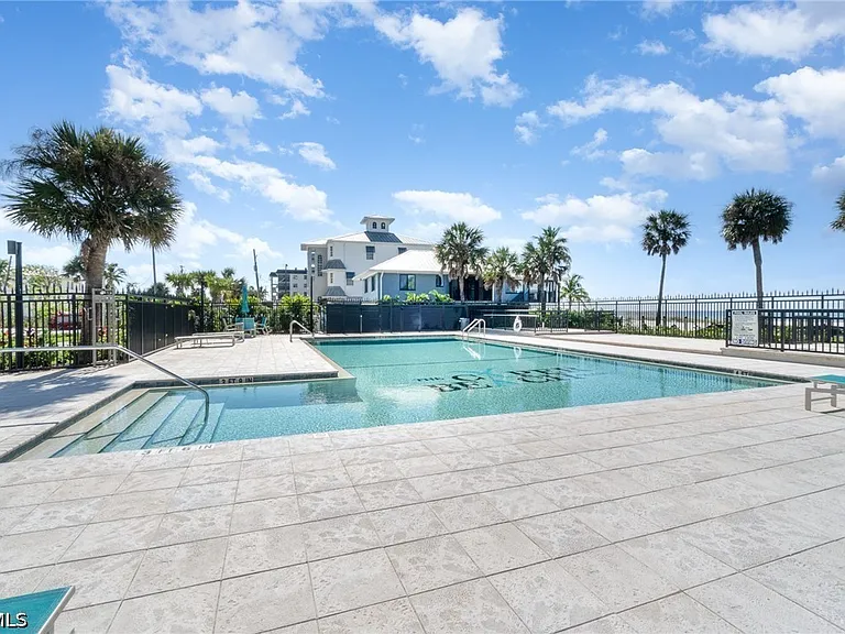 2810 Estero Blvd #511 — Photo 29