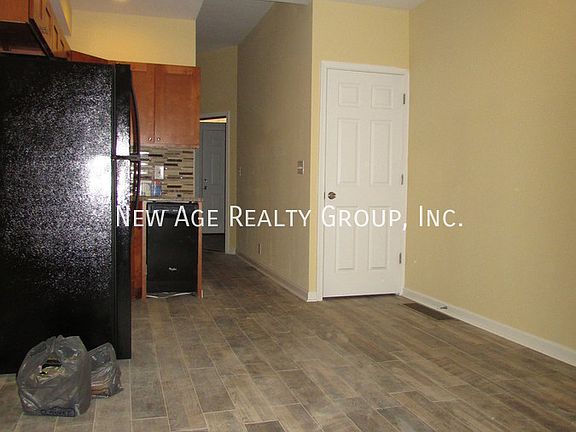 2nd image of 4011 Green St APT 1