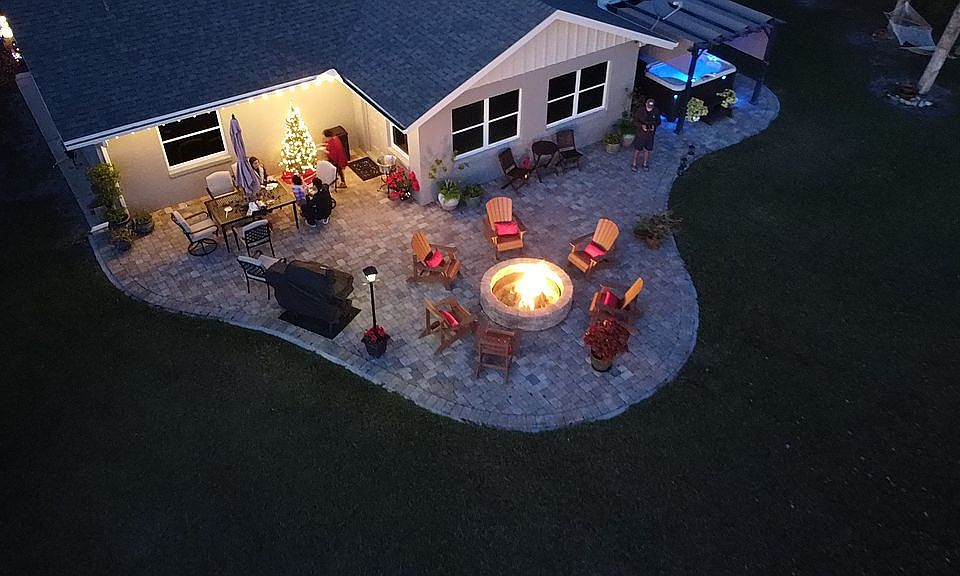 2nd image of 8232 Hampshire Dr