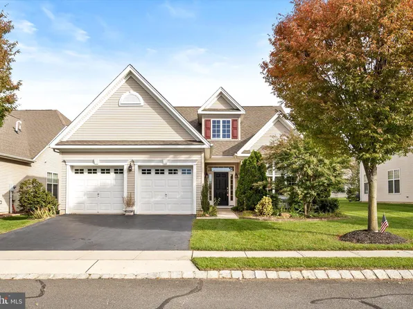 15 Barton Dr, Hightstown, NJ 08520