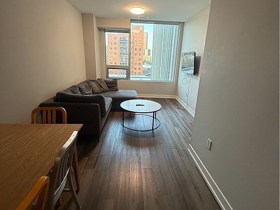 2nd image of 305 Rideau St