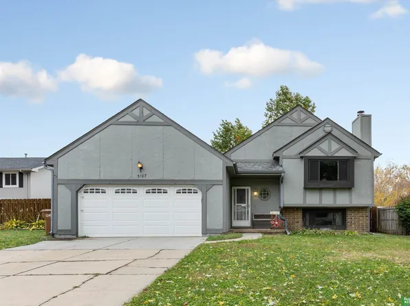 3107 Mirror Cir, Bellevue, NE 68123