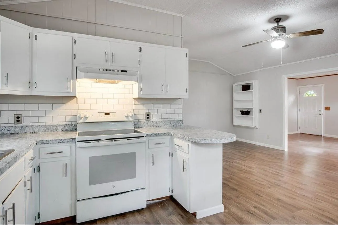 292 Indigo Ln — Photo 3