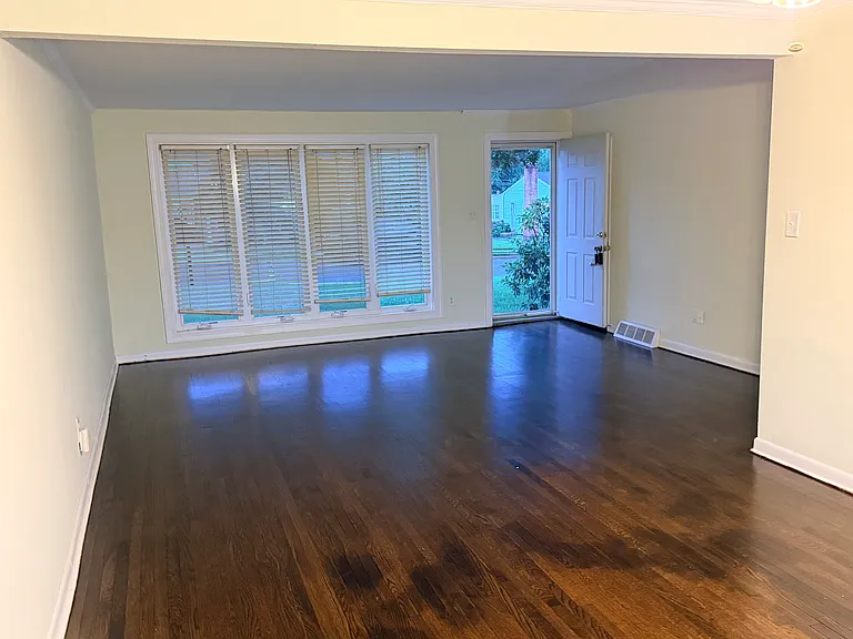 115 Tillman Ln — Photo 5