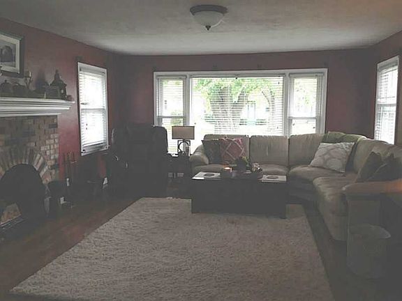4th image of 1110 N East St