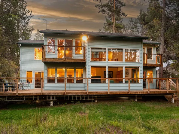 55625 Big River Dr, Bend, OR 97707