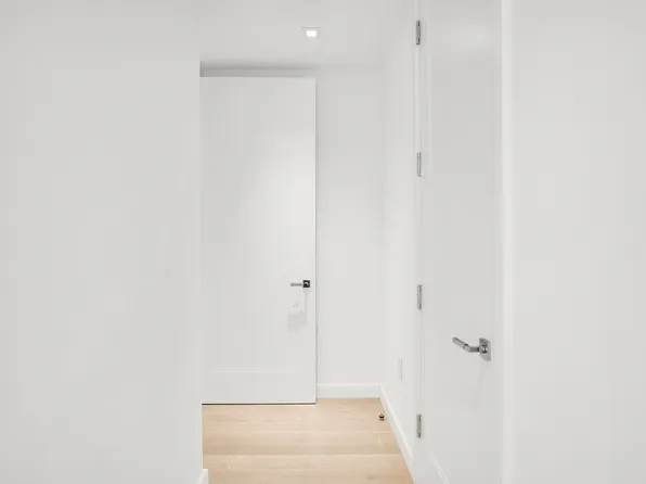 138 East 50th Street image 50 of 69