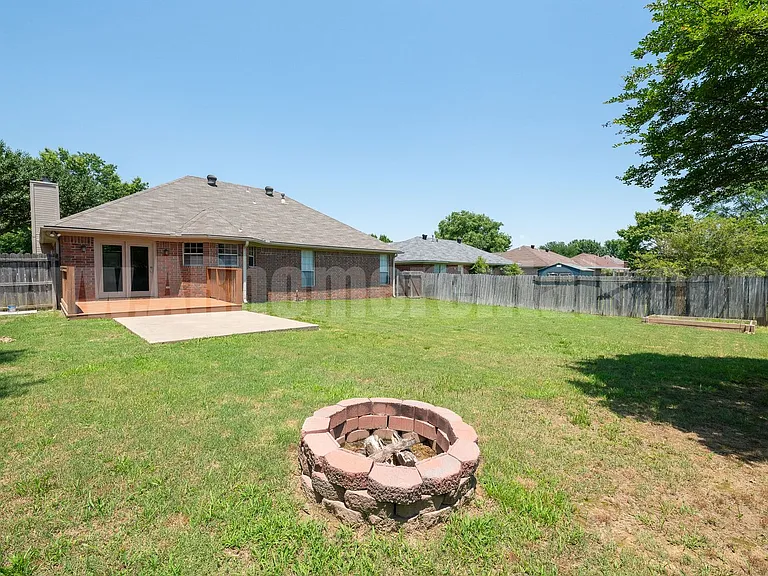 2765 Archer Ln — Photo 4