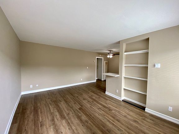 3rd image of 3877 46th St APT 5