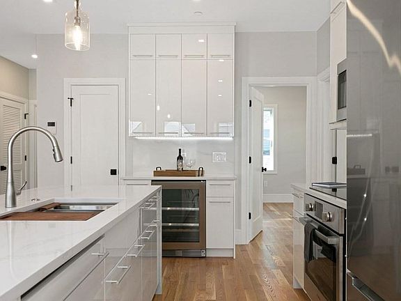 4th image of 23 Berkshire St #3