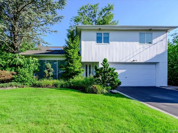 6 Geoffrey Lane, Hewlett, NY 11557