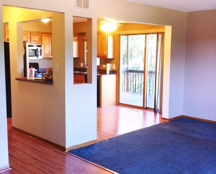 1st image of 226 Manor Dr Unit 1