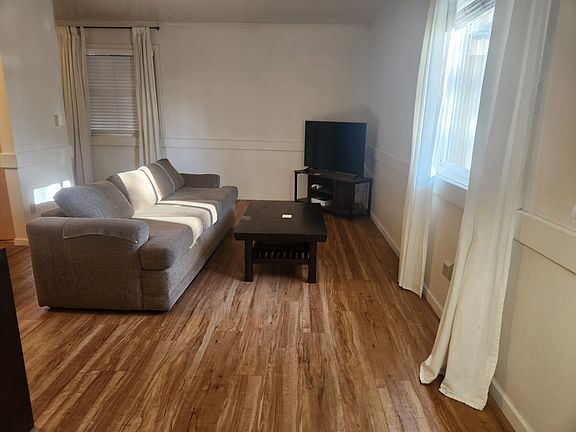 3rd image of 872 Tanager St Unit 9