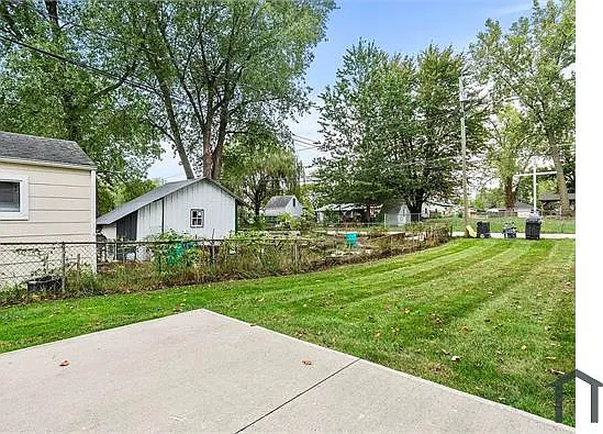 3 bed, 755 sqft, $1,250 — Photo 4
