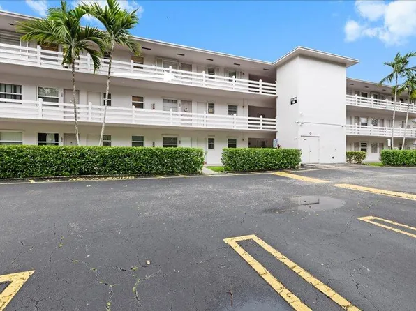 700 Layne Blvd APT 316, Hallandale, FL 33009