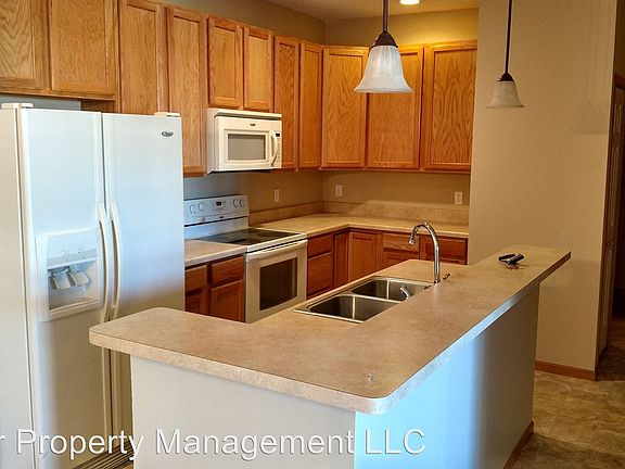 2nd image of 943 Willow Glen Dr #103