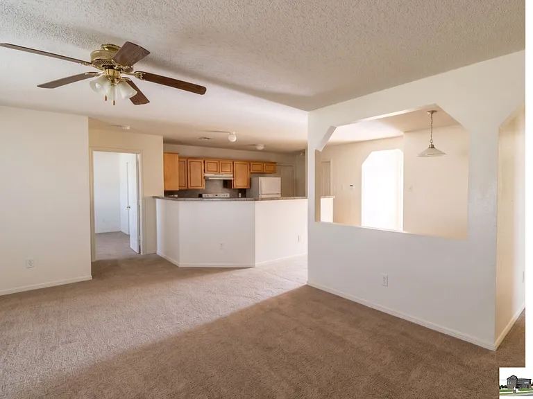 4607 Lloyd Dr — Photo 3