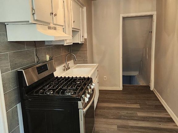 3rd image of 6162 Hasbrook Ave