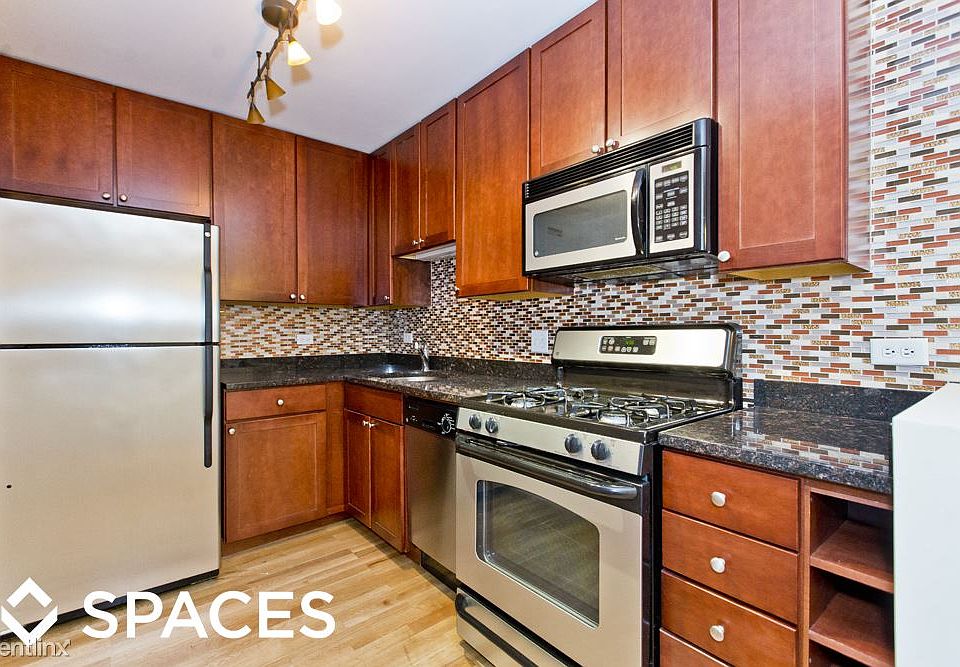 1st image of 625 W Wrightwood Ave APT 420A