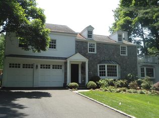 26 Pierce Rd, Riverside, CT 06878