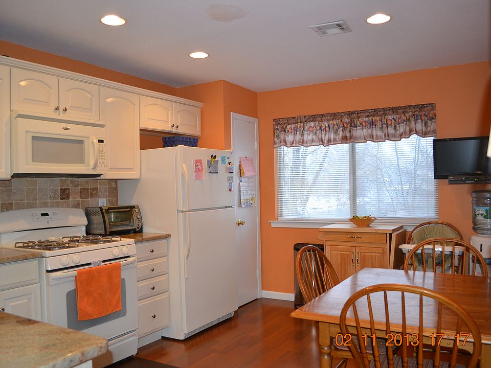Eat-in updated kitchen