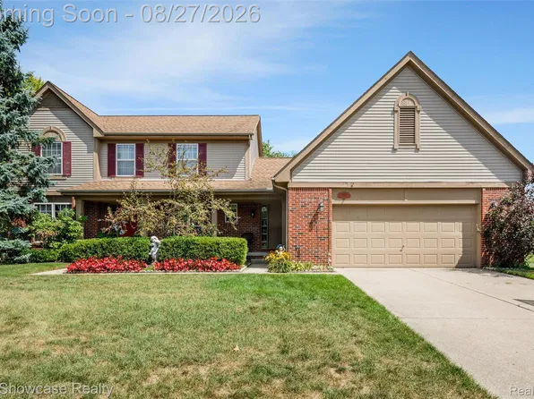 2933 Remington Oaks, West Bloomfield, MI 48324