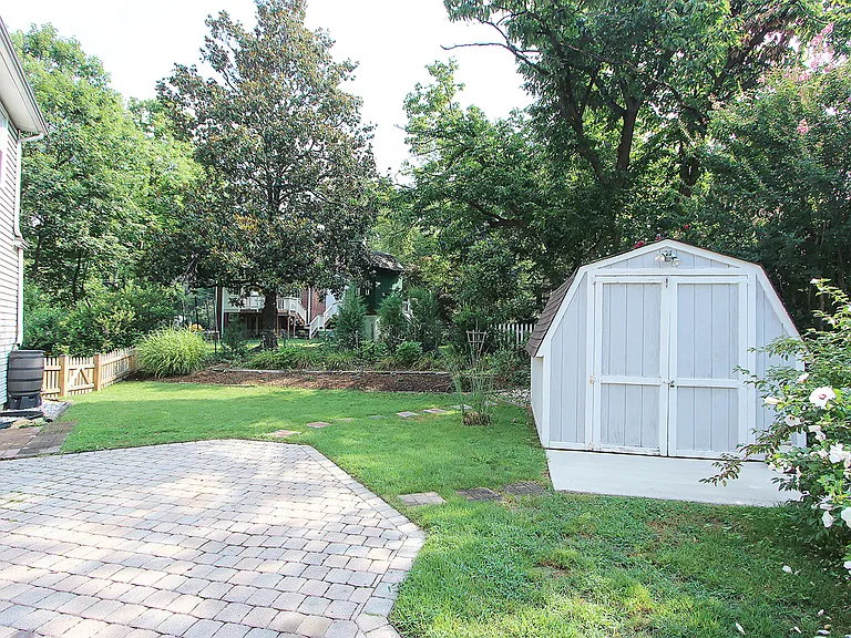 2204 Luzerne Ave — Photo 15