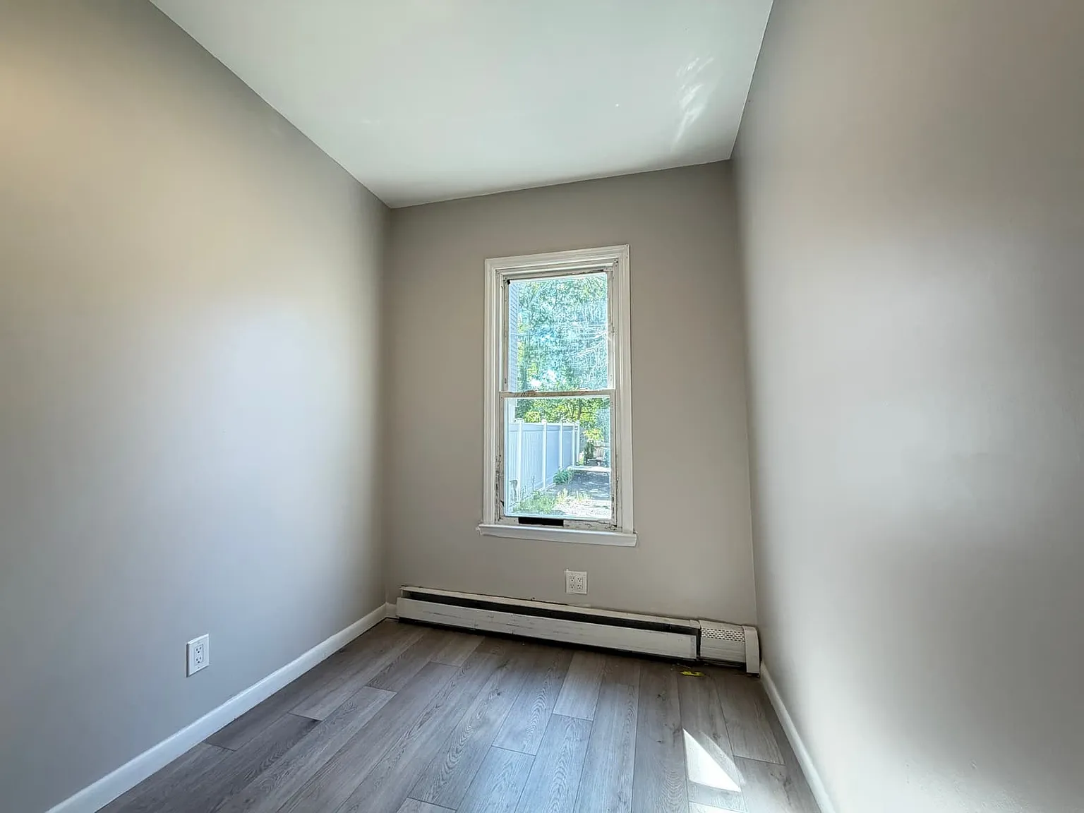3 bed, 1000 sqft, $1,850 — Photo 4