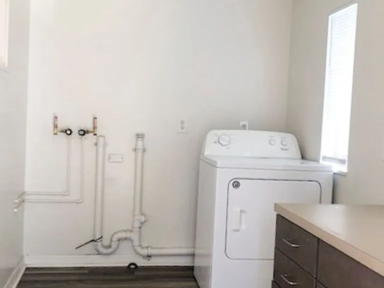 5555 Barton Dr — Photo 9