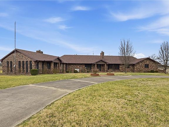 3rd image of 1055 S 200th St