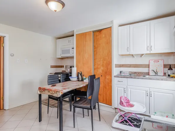 77 Wallis Avenue image 1 of 12