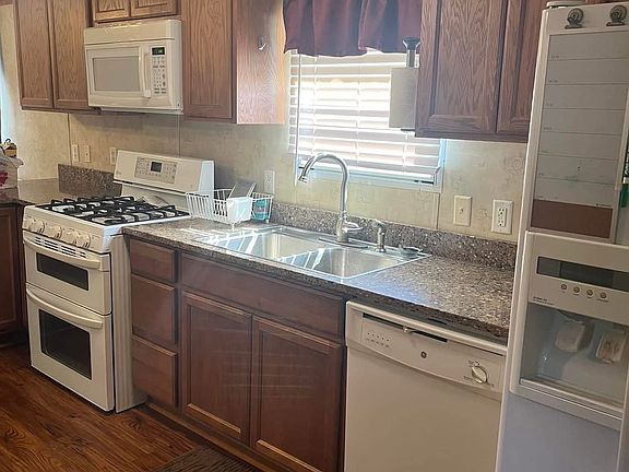3rd image of 23817 Rouse Rd