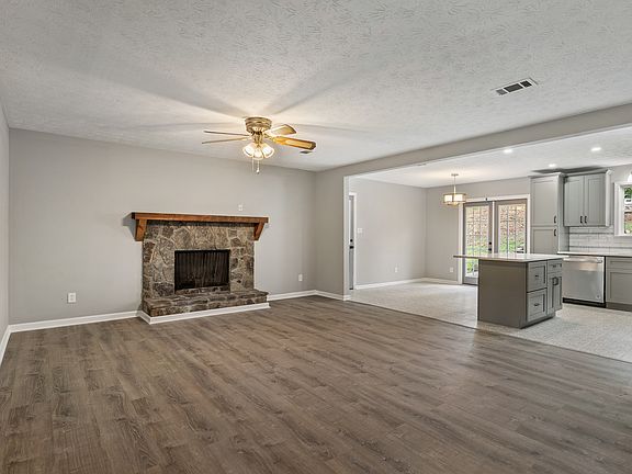 4th image of 3371 Chesterfield Ct