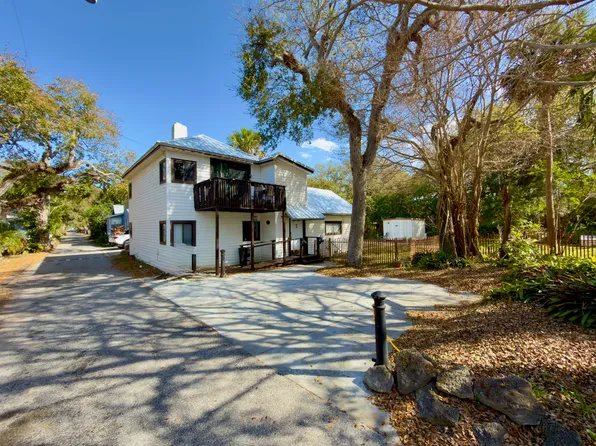 105 Esther St, New Smyrna Beach, FL 32169