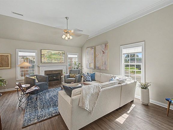 3rd image of 208 Chippewa Dr Suite 303
