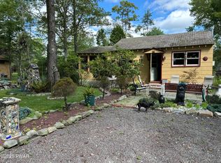 116 S Sunset Dr, Greentown, PA 18426