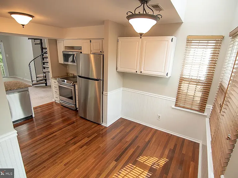 108 Cheswold Ct — Photo 4