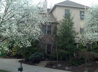 111 Fairway Landings Dr, Canonsburg, PA